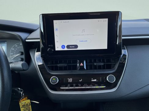 Used 2025 Toyota Corolla LE image 26