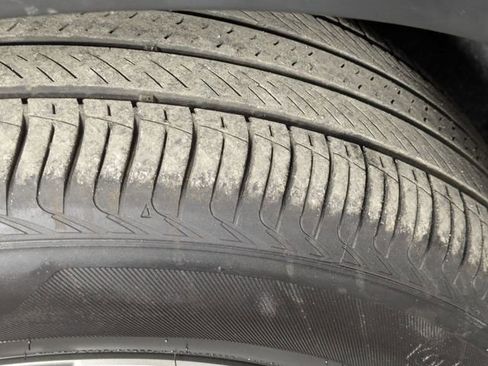 Used 2025 Chevrolet Trax LT w/ LT Convenience Package image 9