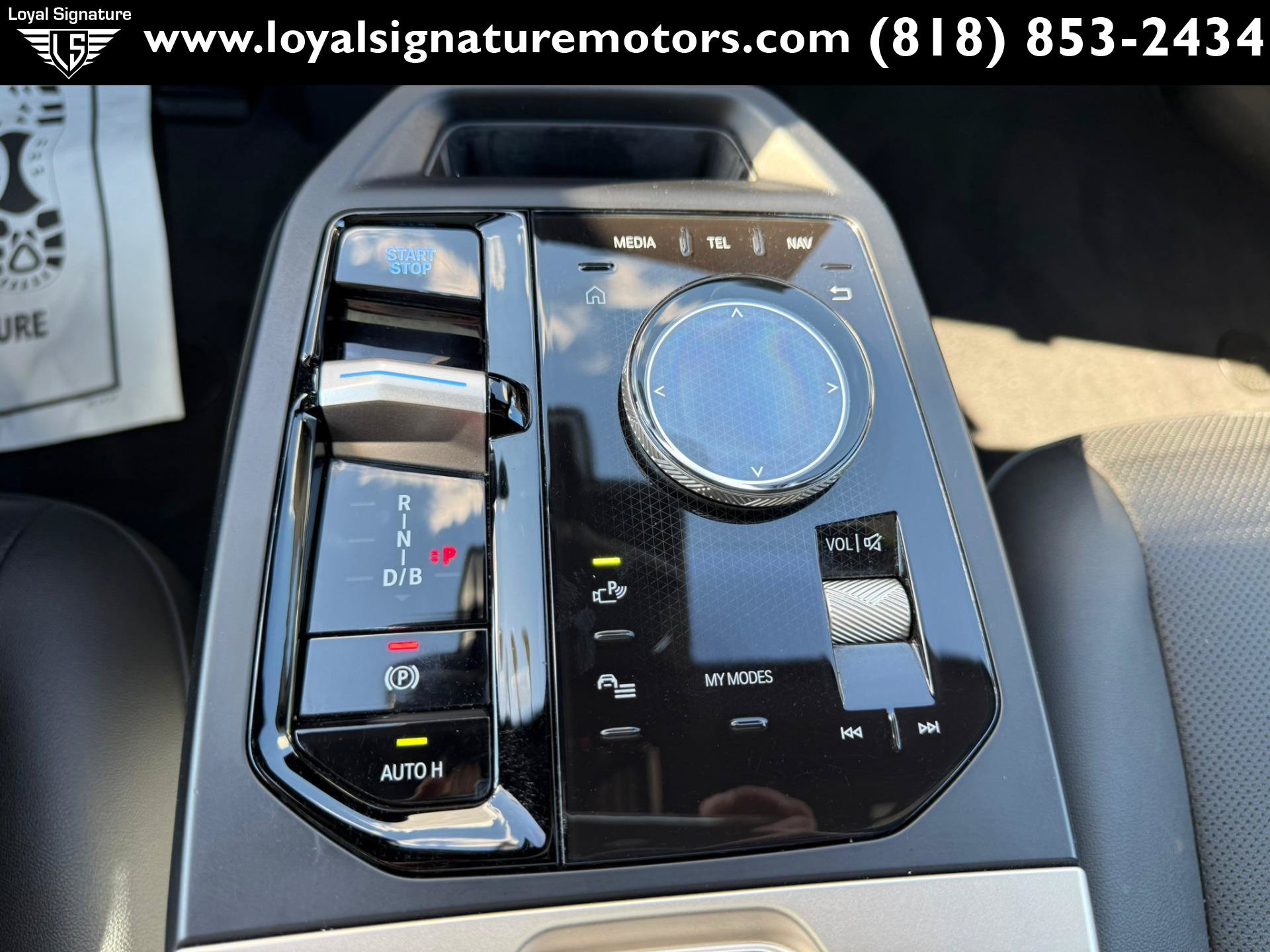 Used 2024 BMW iX xDrive50 w/ Sport Package AWD/4WD image 35
