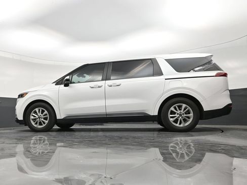 Used 2024 Kia Carnival LX FWD image 21