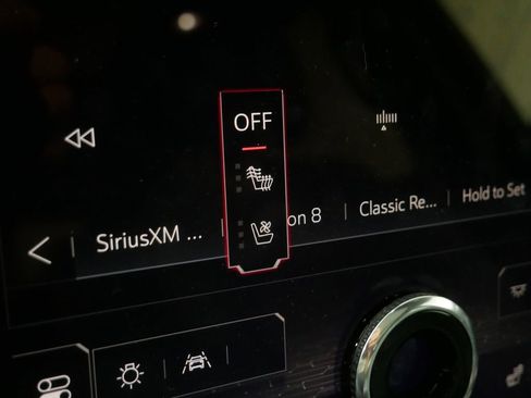 Used 2024 GMC Acadia AT4 image 25