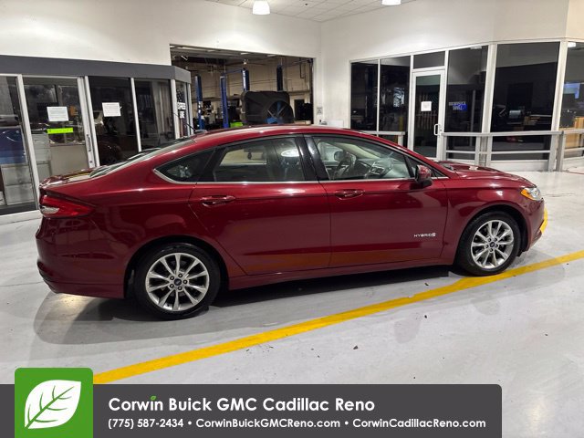 Used 2017 Ford Fusion SE FWD image 9