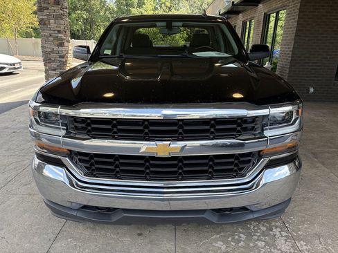 Used 2019 Chevrolet Silverado 1500 LT AWD/4WD image 3