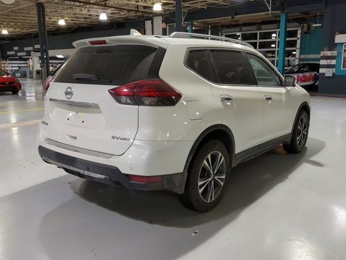 Used 2020 Nissan Rogue SV w/ Premium Package image 7