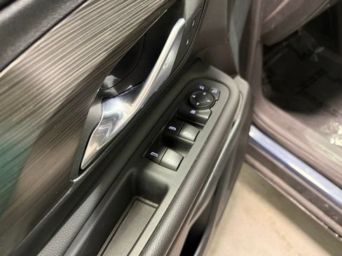 Certified 2024 GMC Terrain SLE w/ Driver Convenience Package FWD image 11