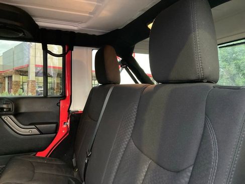 Used 2013 Jeep Wrangler Unlimited Sport image 11
