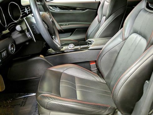 Used 2017 Maserati Quattroporte S GranSport image 28
