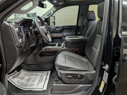 Used 2022 GMC Sierra 3500 Denali AWD/4WD image 8