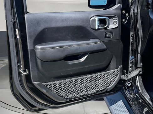 Used 2023 Jeep Wrangler Unlimited Sahara w/ Cold Weather Group AWD/4WD image 24
