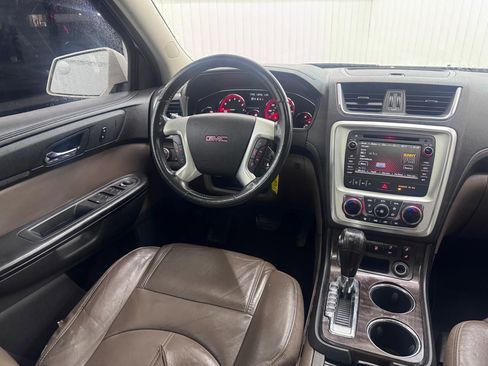 Used 2014 GMC Acadia SLT image 16