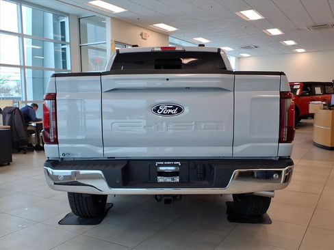 Certified 2025 Ford F150 Lariat w/ Equipment Group 501A Mid image 5