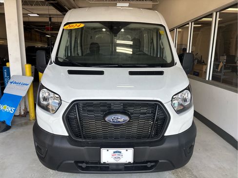 Used 2024 Ford Transit 250 148 Medium Roof RWD image 4