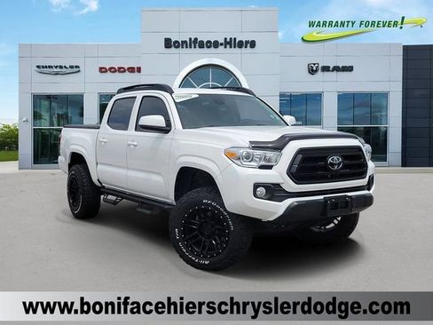 Used 2022 Toyota Tacoma SR AWD/4WD image 1