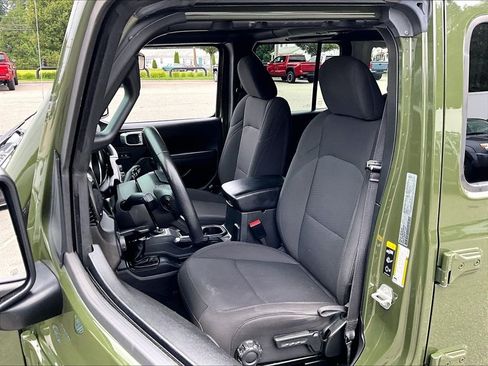 Used 2023 Jeep Wrangler Unlimited w/ Cold Weather Group AWD/4WD image 10