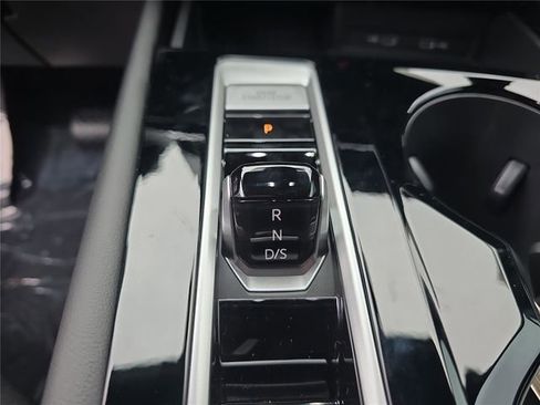 New 2026 Volkswagen Atlas Cross Sport SE image 22