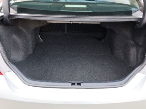 Used 2017 Toyota Camry LE image 8