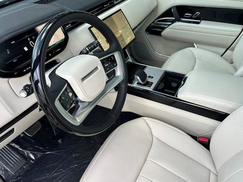 New 2025 Land Rover Range Rover Long Wheelbase SE AWD/4WD image 14