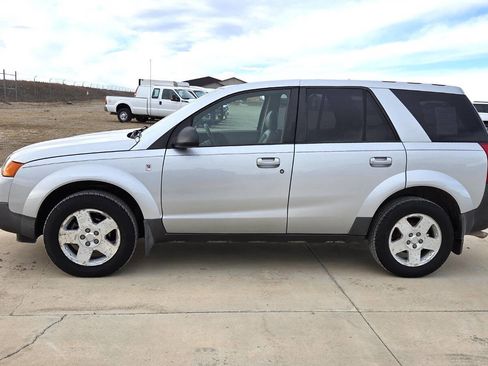 Used 2004 Saturn Vue AWD V6 image 2
