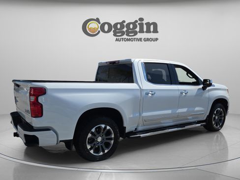 Certified 2024 Chevrolet Silverado 1500 High Country w/ Technology Package AWD/4WD image 5