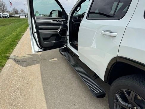 New 2026 Jeep Grand Wagoneer Limited AWD/4WD image 8