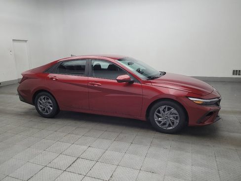 Used 2024 Hyundai Elantra SEL FWD image 11