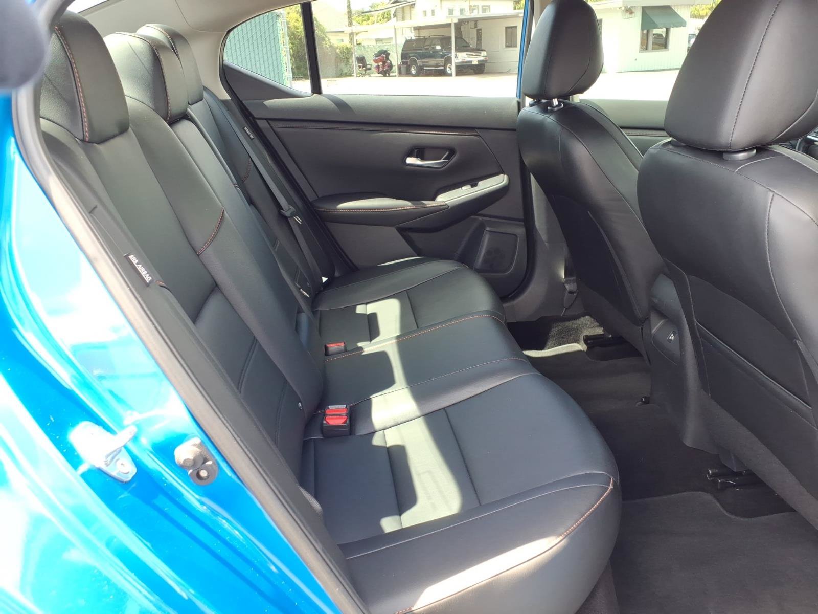 Used 2022 Nissan Sentra SR w/ SR Premium Package FWD image 15