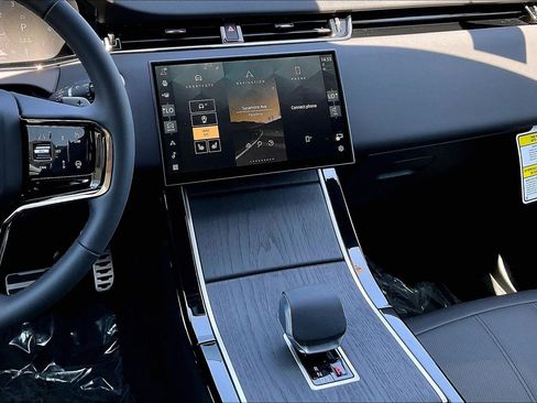 New 2026 Land Rover Range Rover Evoque Hoxton AWD/4WD image 11