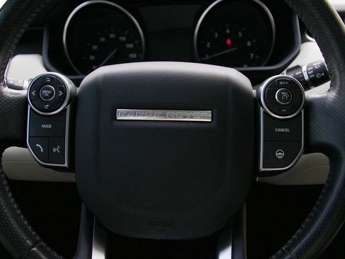 Used 2017 Land Rover Range Rover Sport HSE image 16