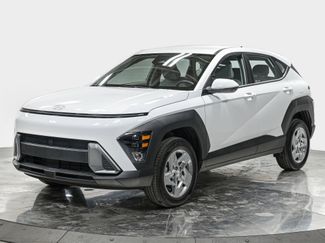 Used 2025 Hyundai Kona SE video 1