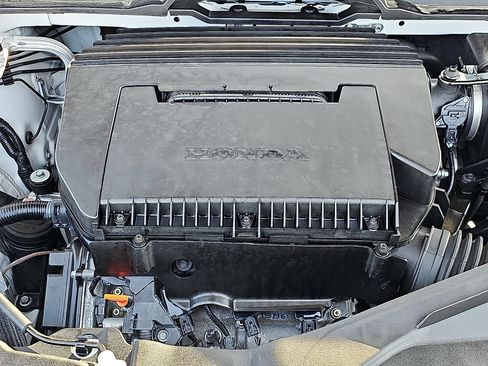 Used 2025 Honda Pilot Sport image 28