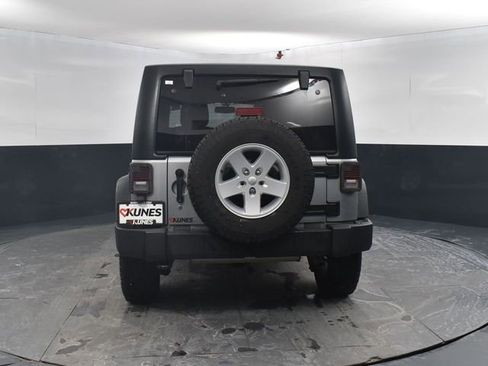 Used 2018 Jeep Wrangler Unlimited Sport S image 8