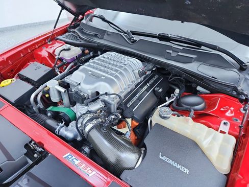 Used 2016 Dodge Challenger SRT Hellcat image 13