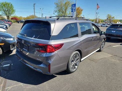 New 2026 Honda Odyssey Touring image 6