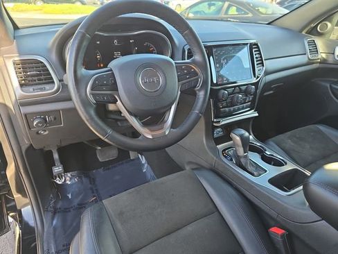 Used 2020 Jeep Grand Cherokee Altitude image 18