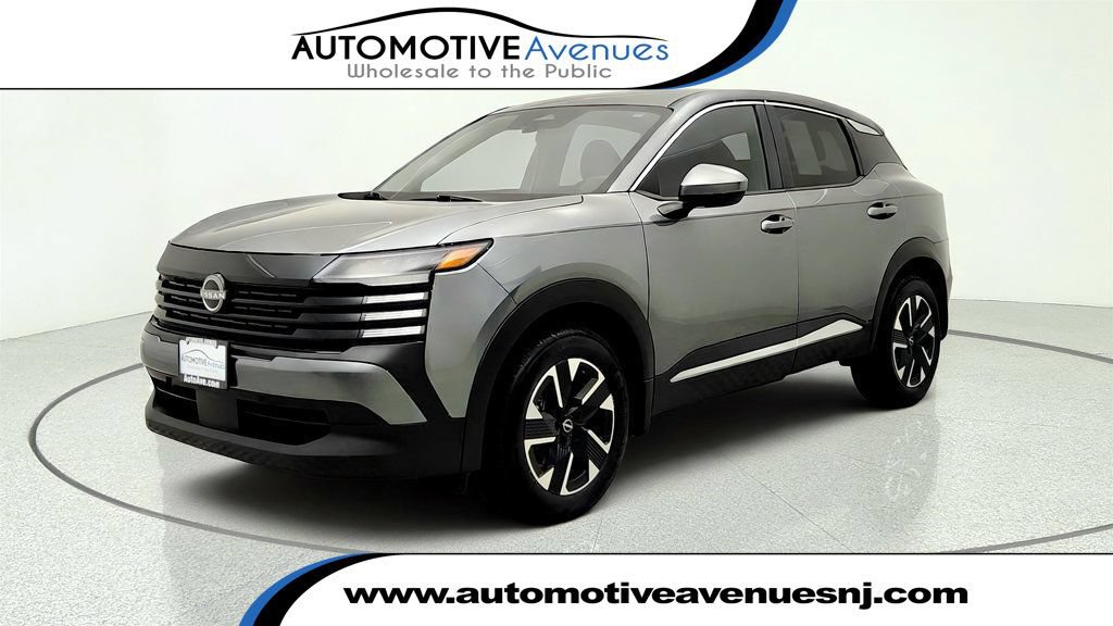 Used 2025 Nissan Kicks SV AWD/4WD image 1