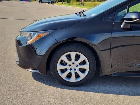 Used 2023 Toyota Corolla LE image 8