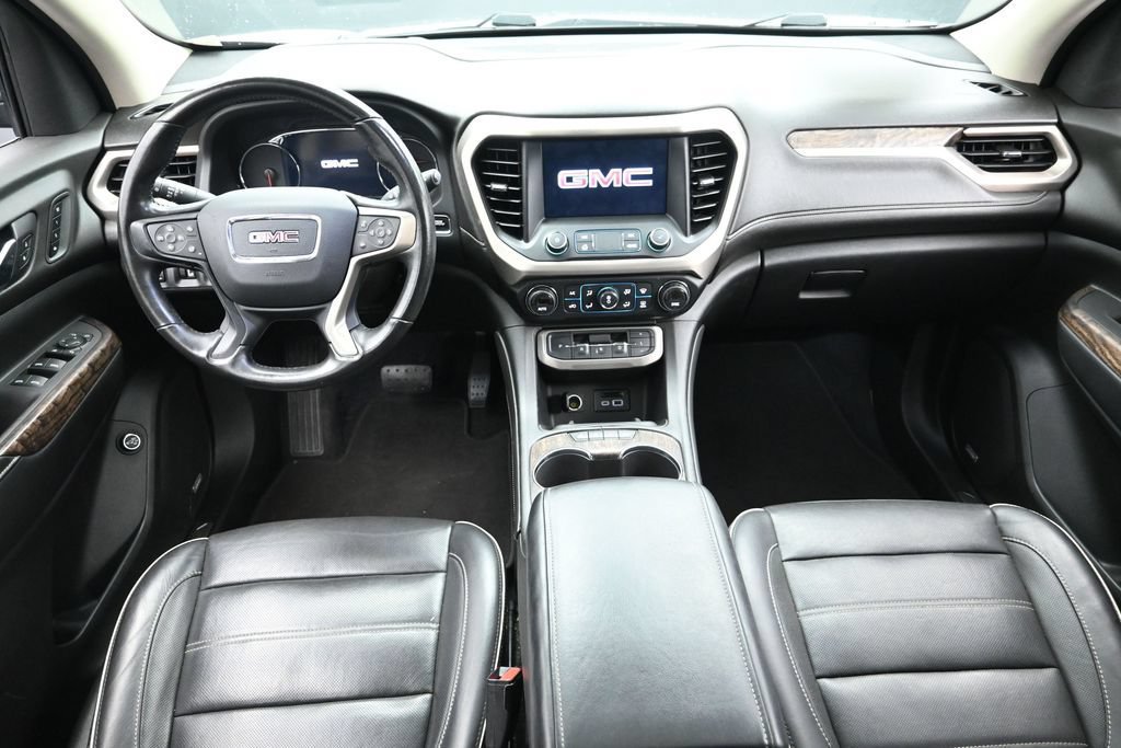 Used 2020 GMC Acadia Denali w/ Technology Package FWD image 14