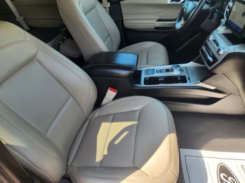 Used 2023 Ford Explorer XLT w/ Equipment Group 202A image 16