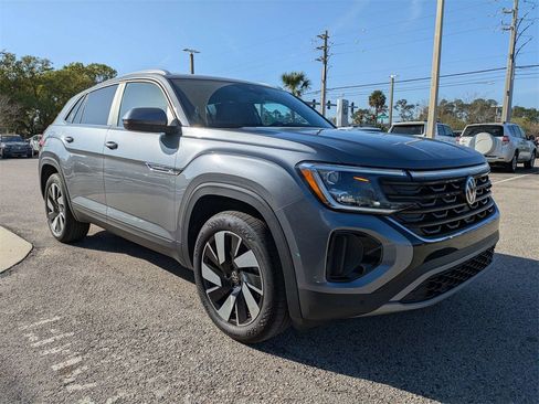 Certified 2024 Volkswagen Atlas Cross Sport SE image 8