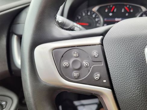 Used 2024 GMC Terrain SLT image 25