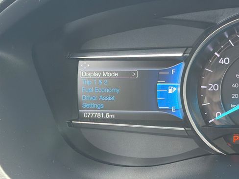 Used 2018 Ford Explorer XLT w/ Equipment Group 202A AWD/4WD image 29