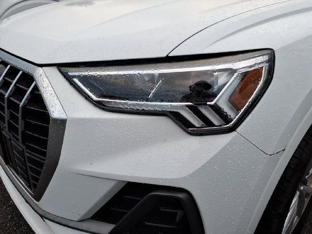 Used 2025 Audi Q3 2.0T Premium AWD/4WD image 3