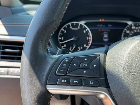 Certified 2022 Nissan Altima 2.5 SR w/ Midnight Edition Package AWD/4WD image 12