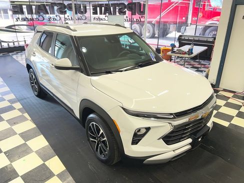 Used 2024 Chevrolet TrailBlazer LT FWD image 16