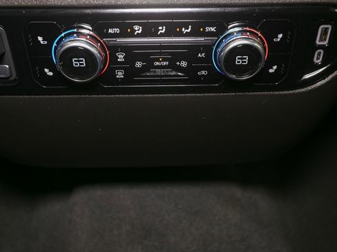 Used 2023 GMC Sierra 1500 Elevation image 30