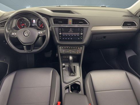 Used 2018 Volkswagen Tiguan SEL FWD image 15