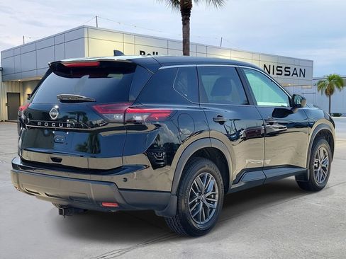 Certified 2024 Nissan Rogue S FWD image 5