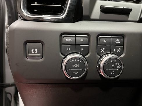 Used 2025 GMC Sierra 3500 Denali w/ Denali Reserve Package image 26