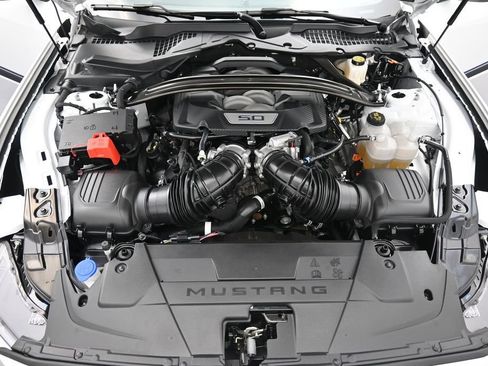 Used 2025 Ford Mustang GT Premium RWD image 28