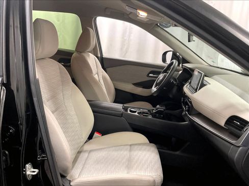 Used 2023 Nissan Rogue SV image 11